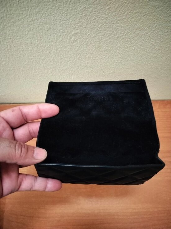 Womans chanel sunglasses wallet black